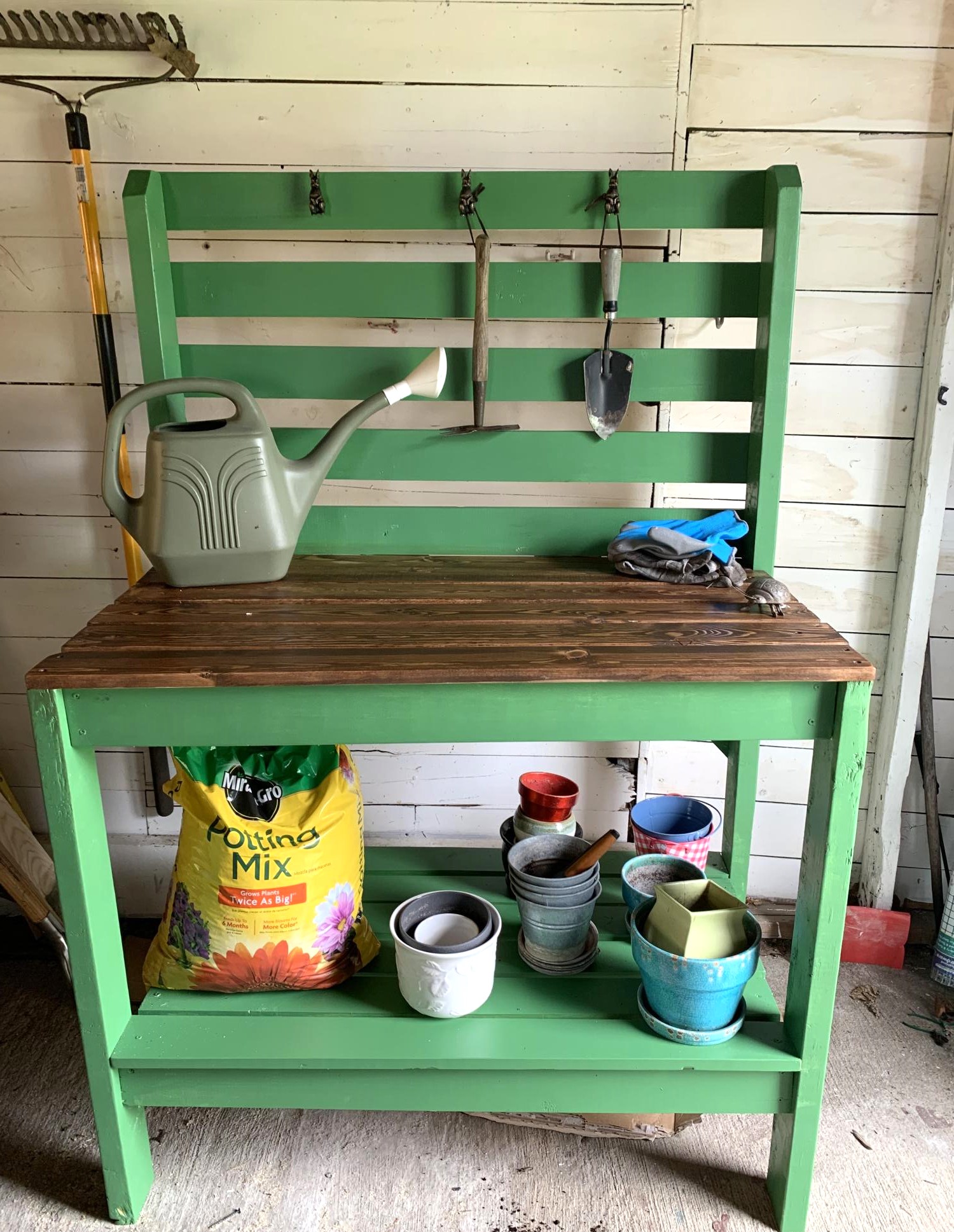 Potting Bench Ana White   Green Bench1 